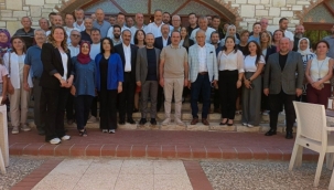 AK Parti İzmir İl Başkanlığı Aliağa'da İstişare ve Değerlendirme Toplantısı Gerçekleştirdi