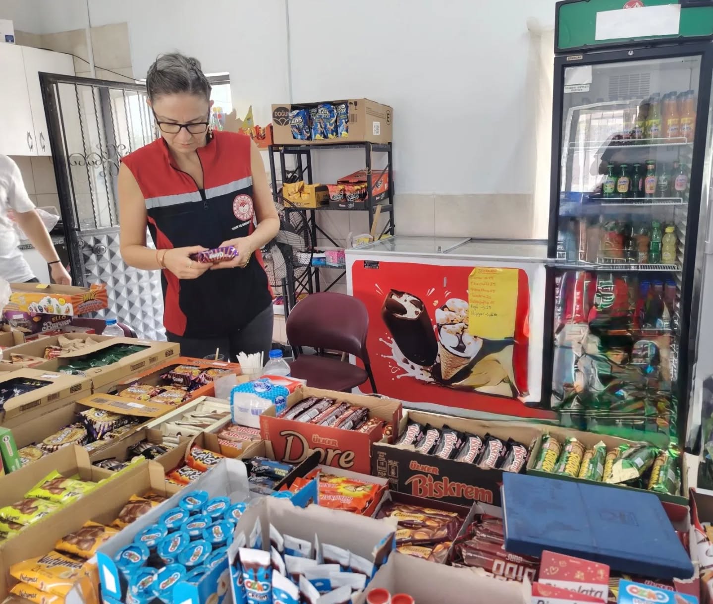 Aliağa'da Okul Kantinleri ve Yemekhanelerde Denetimler Arttı