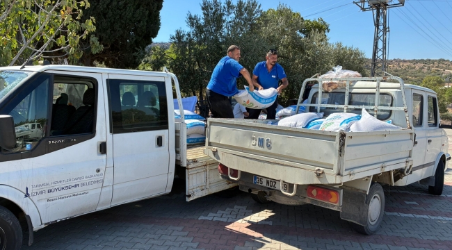 Aliağa'daki yangında zarar gören üreticilere yem desteği