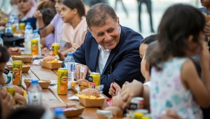 Başkan Tugay'dan çocuklara özel ilgi