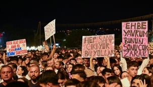 Çim Konserleri sahnesi Derya Uluğ'u ağırladı