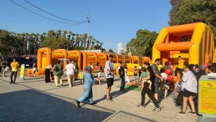 Çocuklar, gençler ve kadınlar İEF'nin tadını çıkarıyor