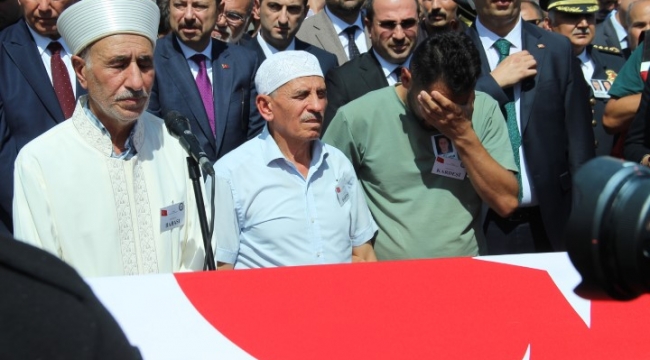 İzmir'de şehit düşen polislere son görev