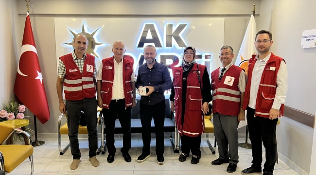 Kızılay Heyetinden MHP ve Ak Parti'ye Ziyaret