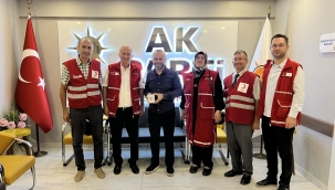 Kızılay Heyetinden MHP ve Ak Parti'ye Ziyaret