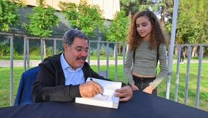 Ahmet Ümit İZKİTAP'ta yeni romanından ipuçları verdi