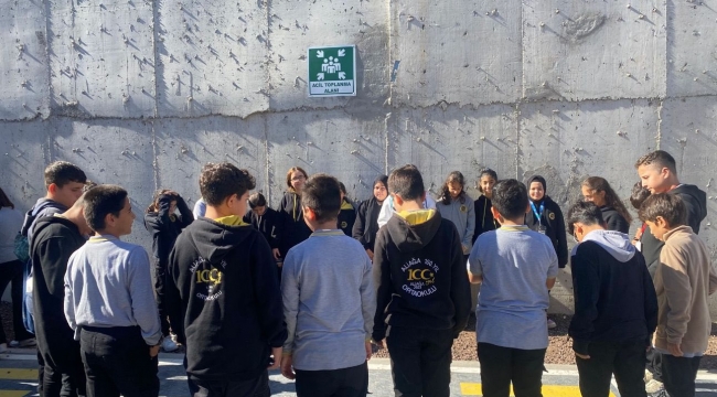Aliağa'da Okullarda Deprem Tahliye Tatbikatı Yapıldı