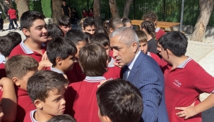 Aliağa Kaymakamı Güney, Aliağa Ortaokulu'nu Ziyaret Etti