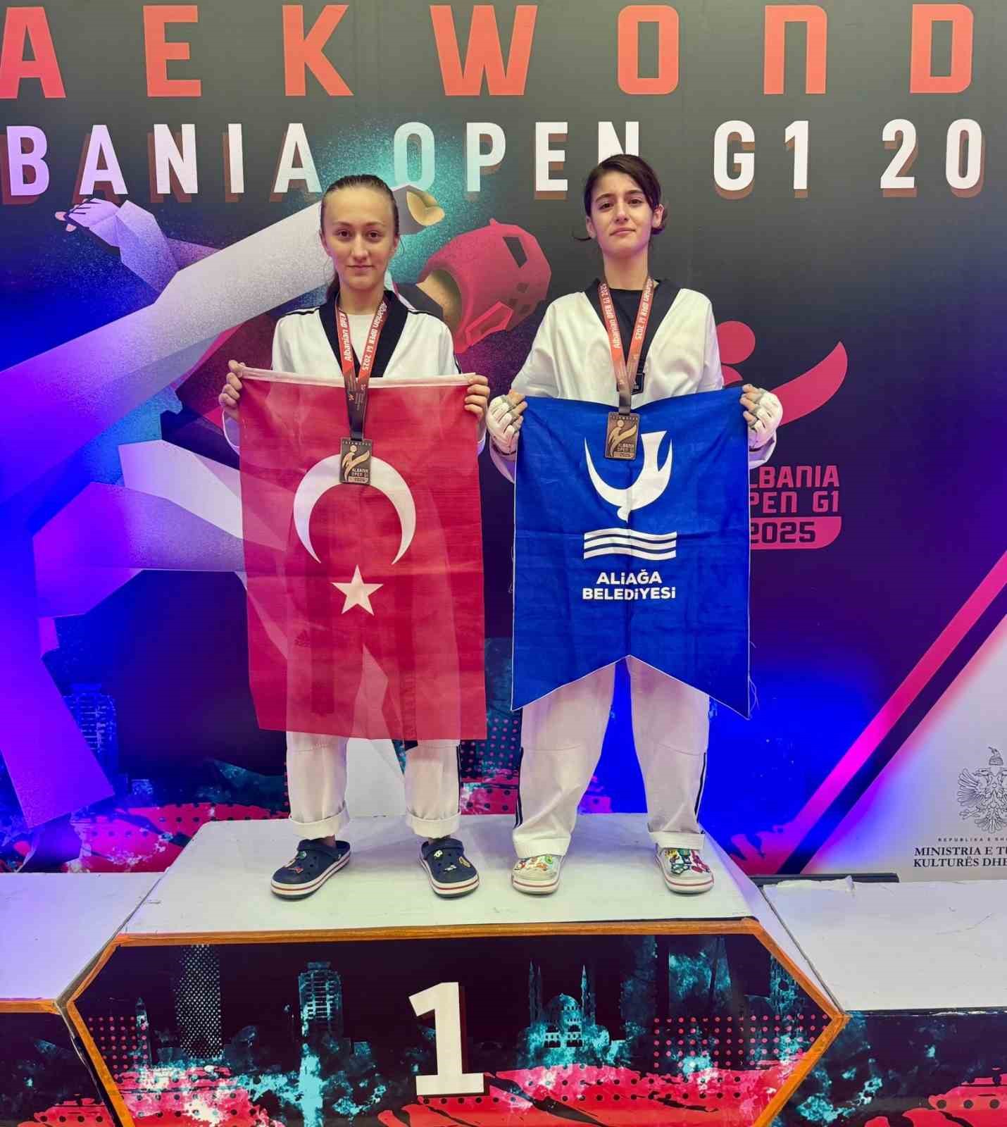 Aliağalı taekwondoculardan iki madalya