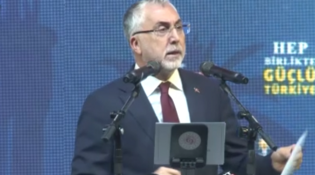 Bakan Işıkhan: "İzmir'in dağlarında çiçekler değil, çöp yığınları büyüyor"