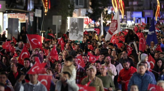 Binlerce Aliağalı Cumhuriyet Kortejinde Buluştu