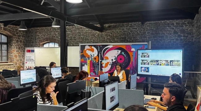 Büyükşehir'den gençlere "Canva" eğitimi