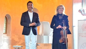 Çeşme'de, Kültür Yolu Festivali'nde müzik ziyafeti