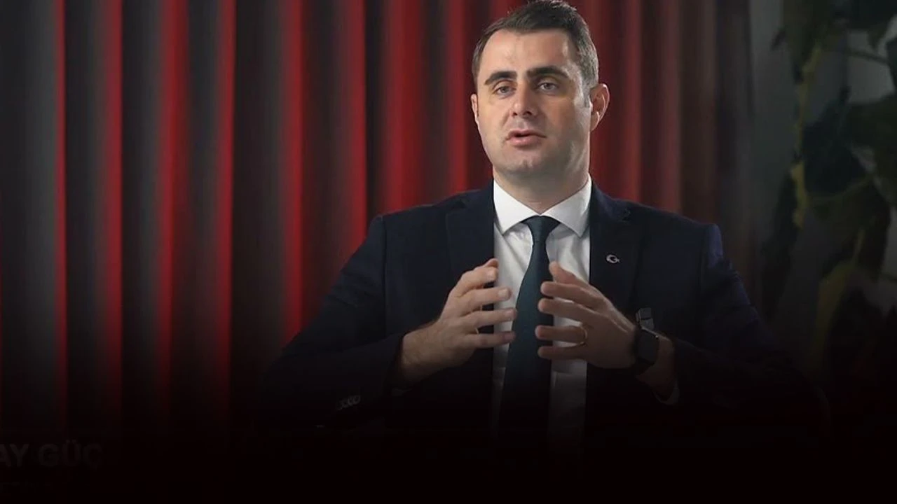 CHP'de İzmir kongresine bir kala Aslanoğlu'nun adaylığı askıya alındı: Genel merkezin adayı Güç oldu!