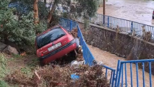 Foça'da yoğun yağış sele yol açtı: 1 kişi kayıp
