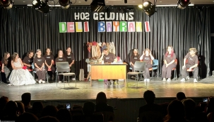 Genç İzmir'den tiyatroseverlere "Deli Bayramı" oyunu