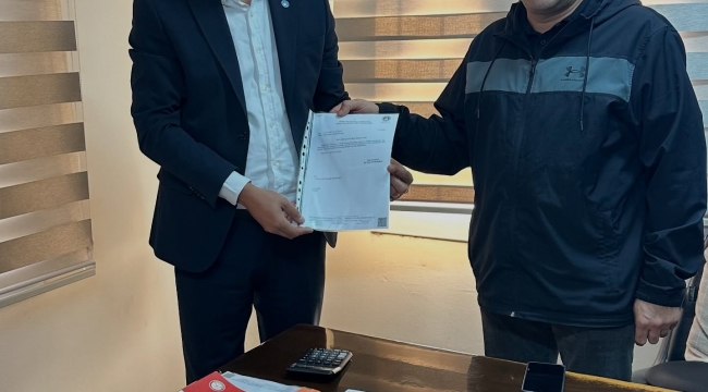 İYİ Parti Aliağa İlçe Başkanı Deniz Hancı Mazbatasını Aldı