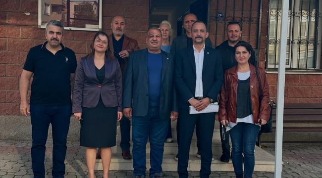 İYİ Parti Aliağa İlçe Başkanı Deniz Hancı Mazbatasını Aldı