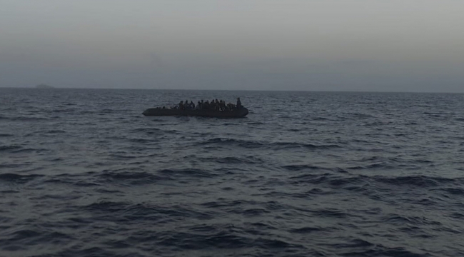 İzmir açıklarında 51 düzensiz göçmen yakalandı, 84 göçmen kurtarıldı