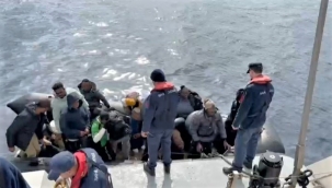 İzmir açıklarında 66 düzensiz göçmen yakalandı, 29 göçmen kurtarıldı