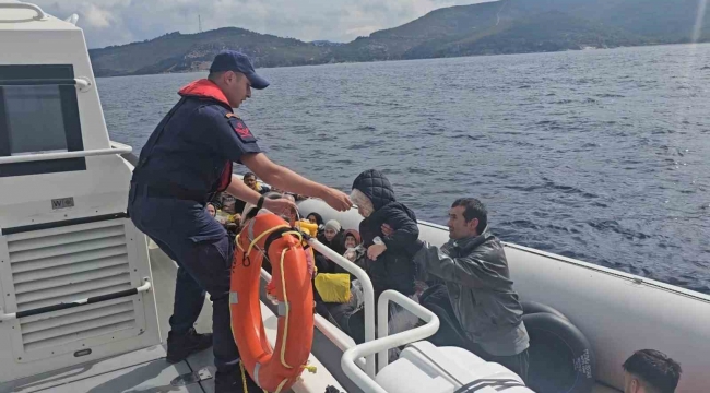 İzmir açıklarında 85 düzensiz göçmen kurtarıldı, 73 göçmen yakalandı