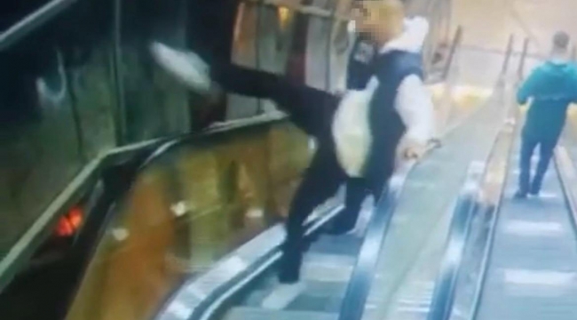 İzmir'de üst geçidin korkuluklarına zarar veren 2 kişi tutuklandı