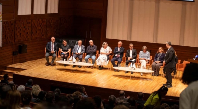 "İzmir'in 2074'e uzanan yolculuğu başladı"