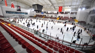 İzmir'in buz pisti yeni döneme hazır