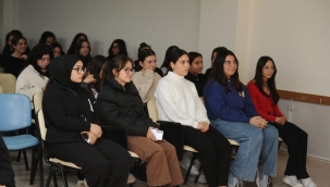 KARGEM'de kız öğrencilere kadın sağlığı eğitimi