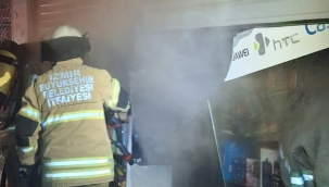 Aliağa'da İş Yerinde Yangın: Maddi Hasar Meydana Geldi