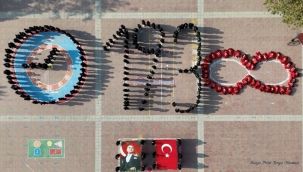 Aliağa'da Öğrencilerden 10 Kasım Koreografisi