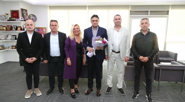 Foça Muhtarlarından Aliağa Belediye Başkanı Acar'a Teşekkür Ziyareti