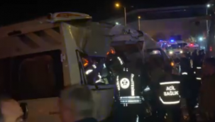 Kemalpaşa'da işçi servisleri çarpıştı: 15 yaralı