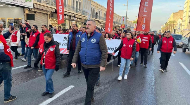 İzmir Büyükşehir işçileri "Masa kurulmazsa mücadele büyüyecek"