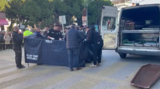 İzmir'de belediyenin çöp kamyonu yaya geçidinde kadını ezdi