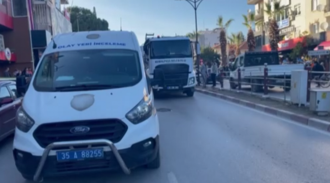 İzmir'de belediyenin çöp kamyonu yaya geçidinde kadını ezdi