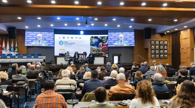 İzmir'de kooperatifçiliğe mercek tutuldu