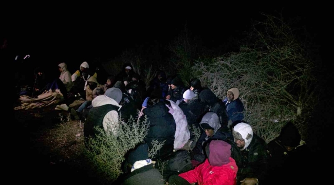 İzmir'de SİHA ve radar destekli operasyon: 79 düzensiz göçmen yakalandı