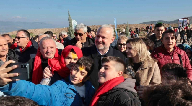 Menemen Belediyesi, 'yeni doğan bebekler' için binlerce fidan dikti