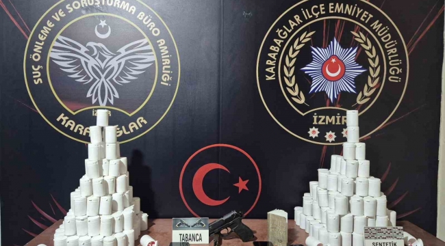 Uyuşturucu taciri sevgililer binlerce hapla yakalandı