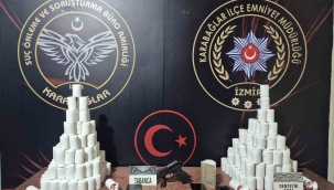 Uyuşturucu taciri sevgililer binlerce hapla yakalandı