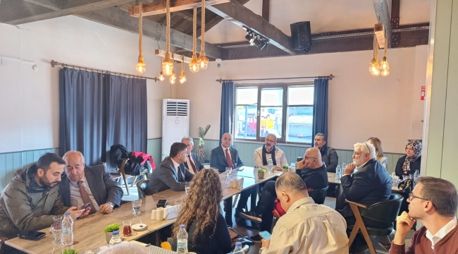 Aliağa Belediye Başkanı Acar, basın mensuplarıyla kahvaltıda bir araya geldi