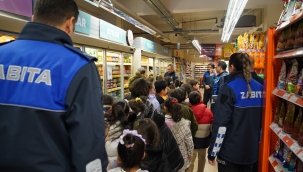 Aliağa Belediyesi Zabıta Müdürlüğü Minik Misafirlerini Ağırlad