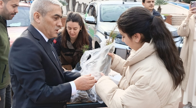 Aliağa 'da Orman Şehitleri Yad Edildi, Geleceğe Nefes Olacak Fidanlar Dağıtıldı