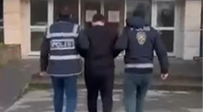 İzmir'de kesinleşmiş hapis cezasıyla aranan uyuşturucu taciri yakalandı