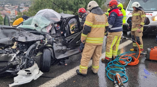 İzmir'de zincirleme trafik kazası: Çin uyruklu 2 kişi yaralandı
