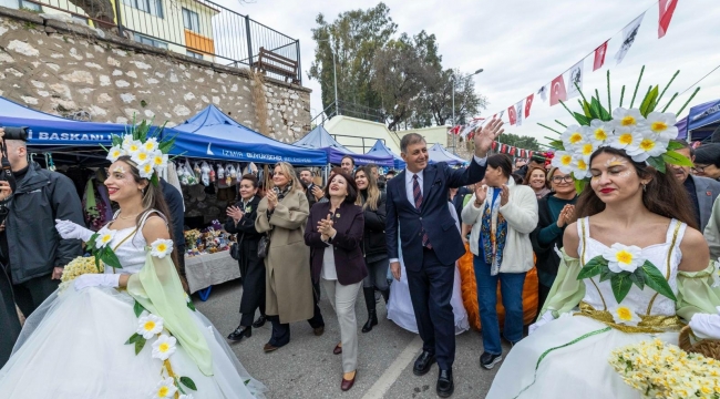 Karaburun'da mis kokulu nergis festivali