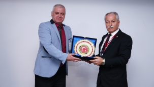 Medya Zirvesinde Bergama Rüzgârı