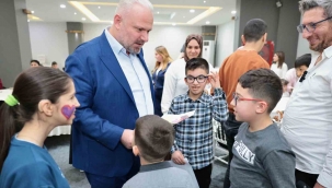 Menemen’de özel çocukların karne sevinci yürekleri ısıttı