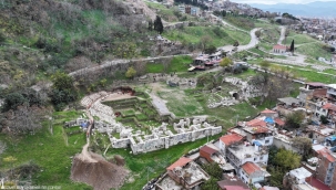 Tarihe yol açılıyor